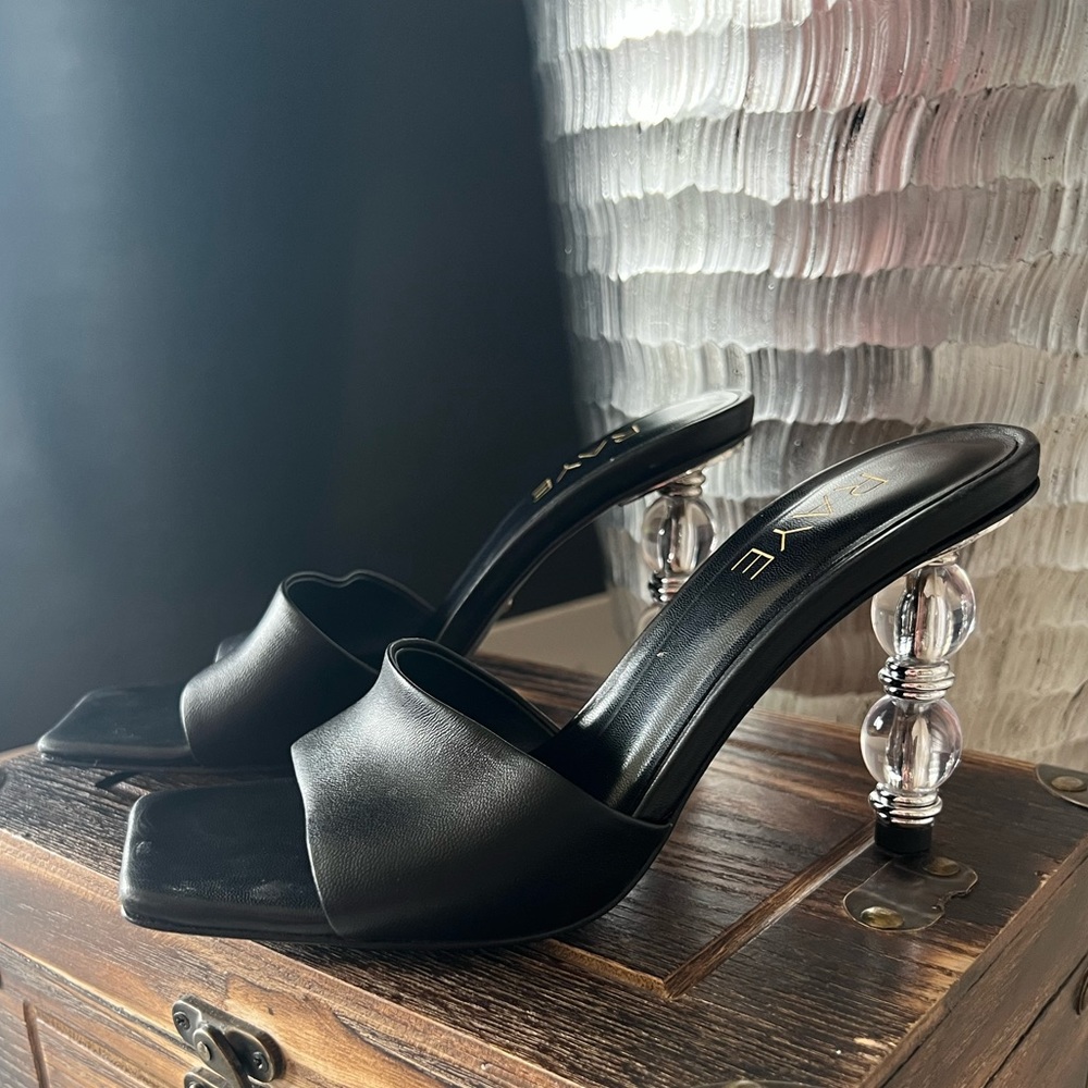 RAYE Carre Heel I’m Black